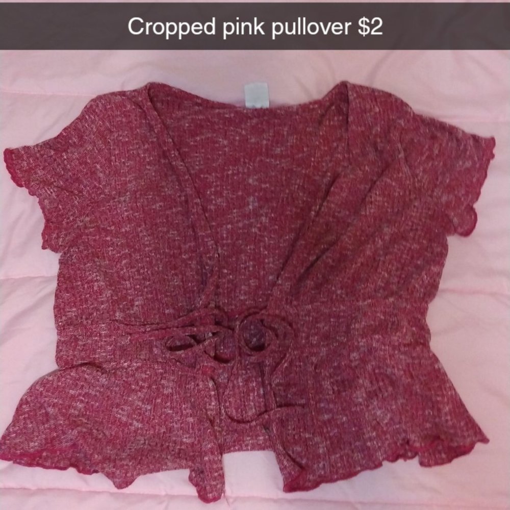 Cropped pink pullover